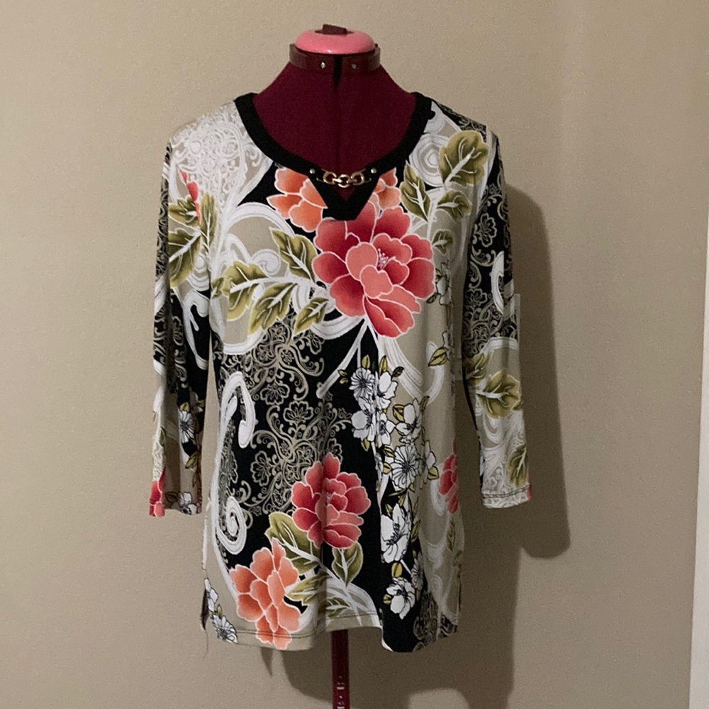 JM collection Petite Medium black & tan floral 3/4 sleeves blouse 95% polyester